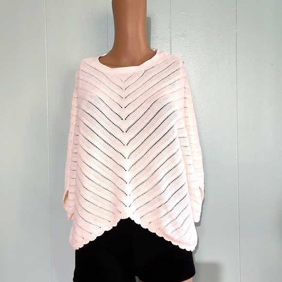 Tops - Calligraphic Knit Blouse